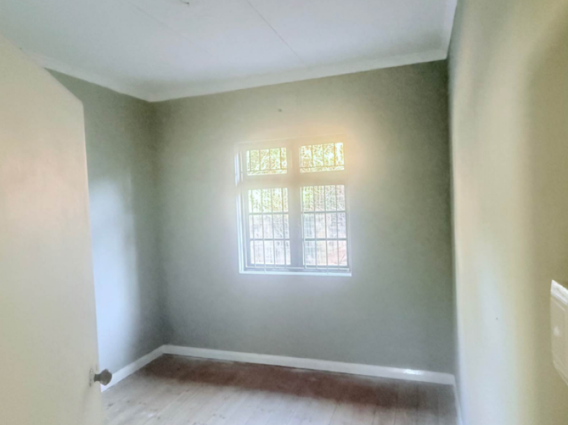 3 Bedroom House in Grosvenor, Durban-9