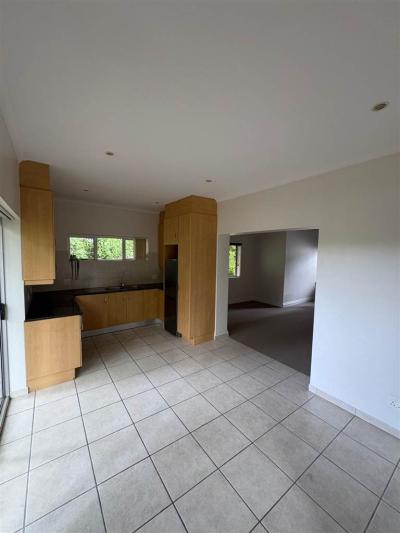 1 Bed Garden Cottage in Constantia Hill Estate-5