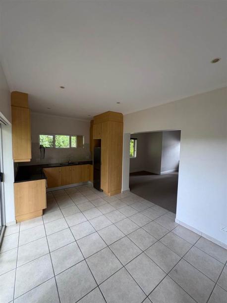 1 Bed Garden Cottage in Constantia Hill Estate-5