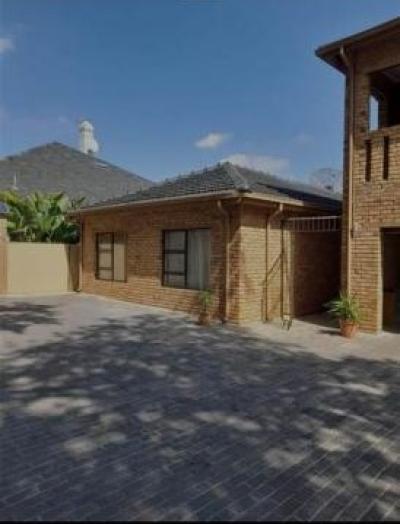 2 Bedroom Garden Cottage in Greenside East-1