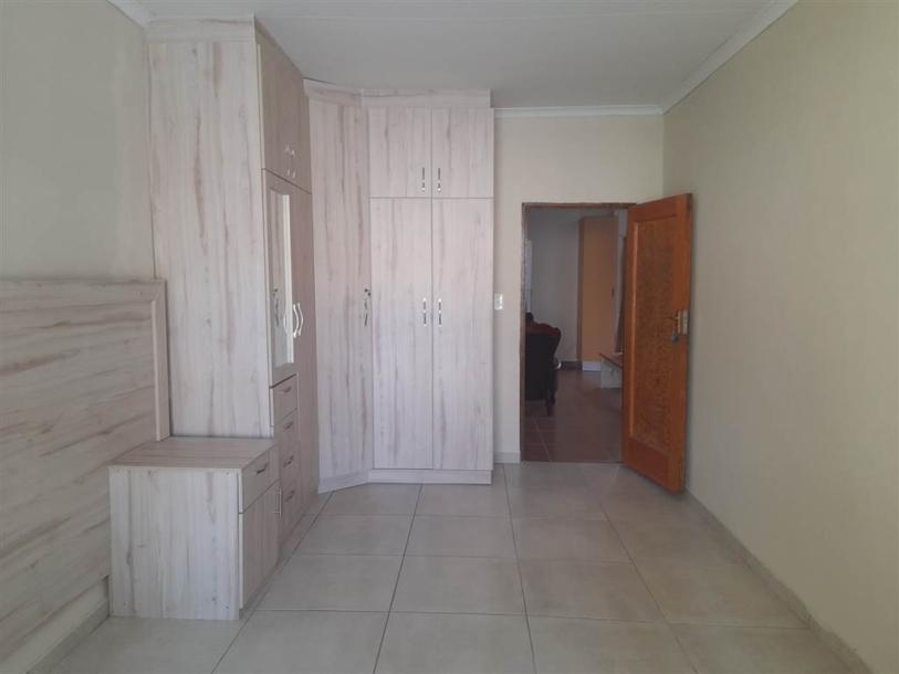 2 Bedroom Garden Cottage in Greenside East-11