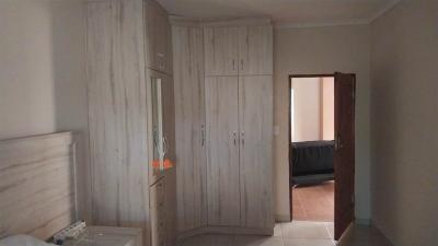 2 Bedroom Garden Cottage in Greenside East-9