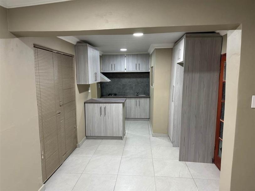 1 Bedroom Flat in Waverley-10