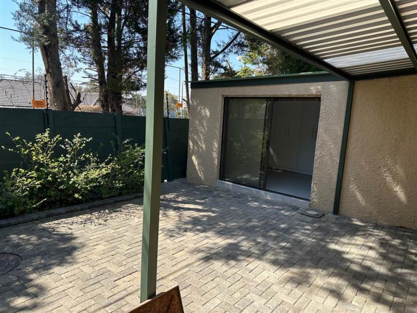 1 Bedroom Flat in Waverley-1