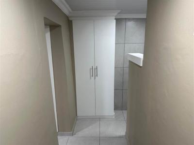 1 Bedroom Flat in Waverley-2