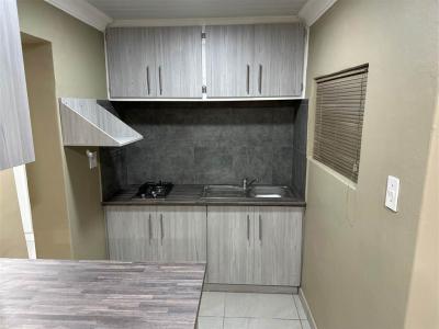 1 Bedroom Flat in Waverley-3