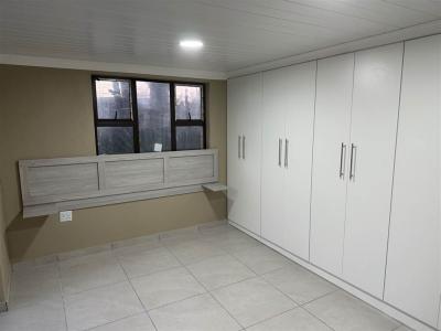 1 Bedroom Flat in Waverley-7