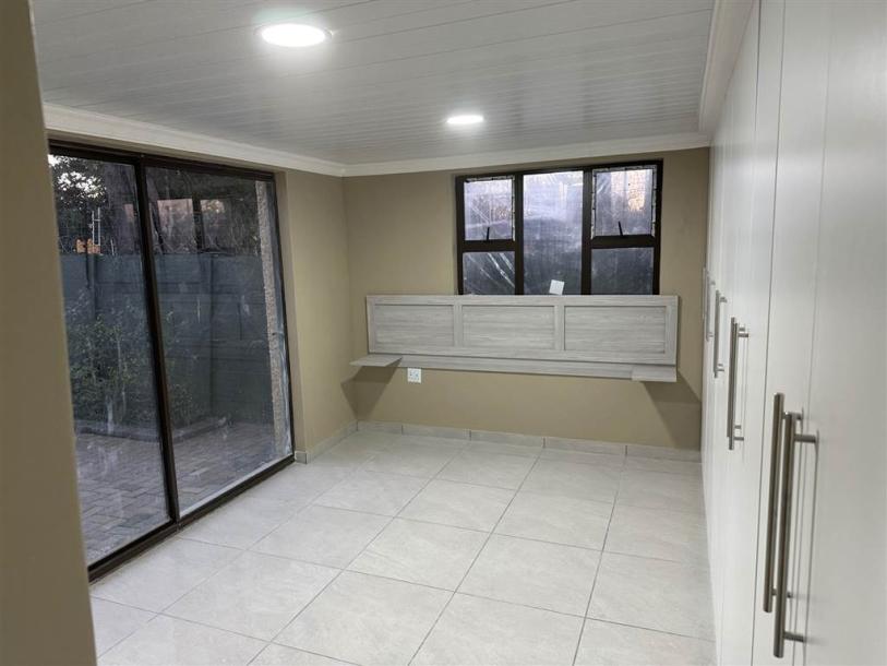 1 Bedroom Flat in Waverley-8