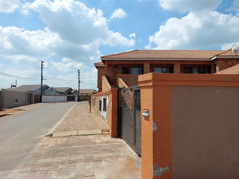 1 Bed Apartment in Protea Glen-13