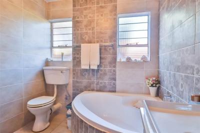 2 Bedroom Townhouse in Wierda Park-13