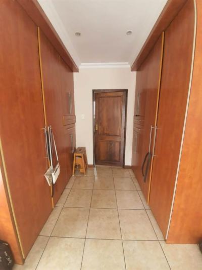 3 Bedroom House in Raslouw Manor-9
