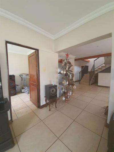 3 Bedroom House in Raslouw Manor-12