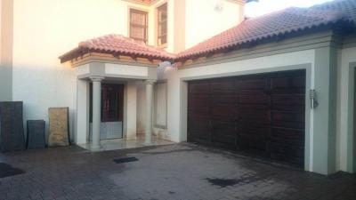 3 Bedroom House in Raslouw Manor-2