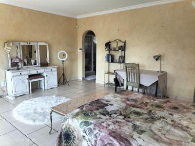Studio apartment in Leeuwfontein-1