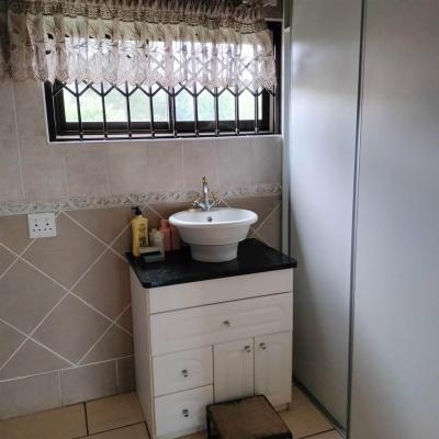 Studio apartment in Leeuwfontein-4