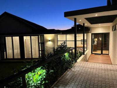 4 Bedroom House in Sheffield Beach