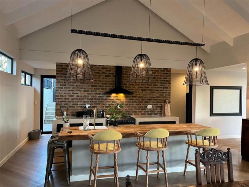 4 Bedroom House in Sheffield Beach-9