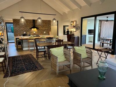 4 Bedroom House in Sheffield Beach-10