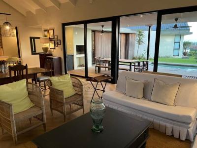 4 Bedroom House in Sheffield Beach-4