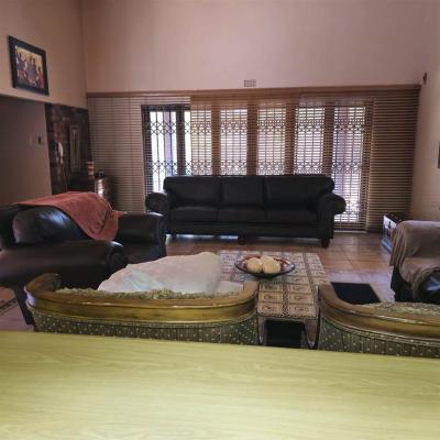 4 Bed House in Royldene-7