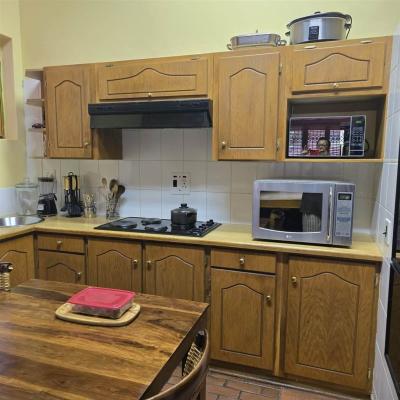 4 Bed House in Royldene-9