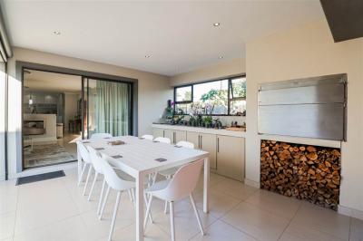 3 Bedroom House in Earls Court-5