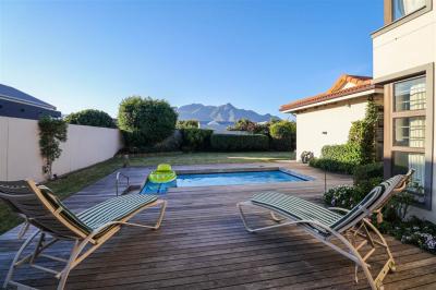 3 Bedroom House in Earls Court-6