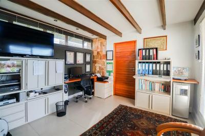 3 Bedroom House in Earls Court-9