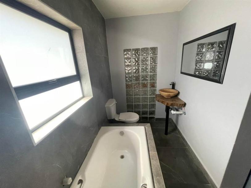 3 Bed Garden Cottage in Randpark-14