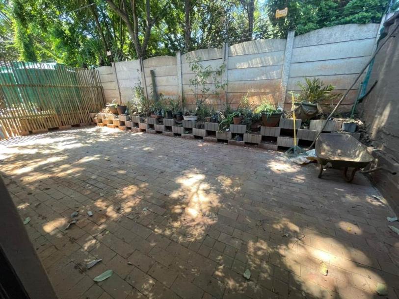 3 Bed Garden Cottage in Randpark-18