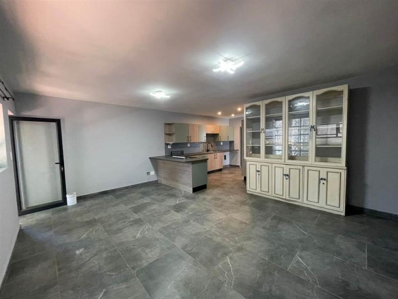 3 Bed Garden Cottage in Randpark-9