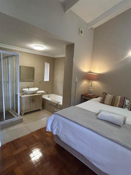 2 Bedroom Apartment in Groenkloof-11
