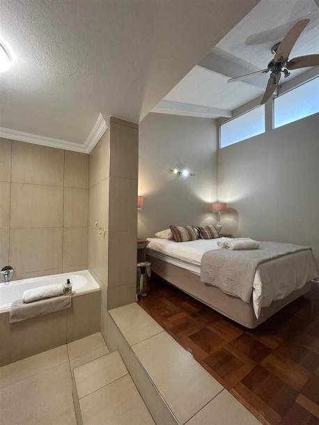 2 Bedroom Apartment in Groenkloof-12