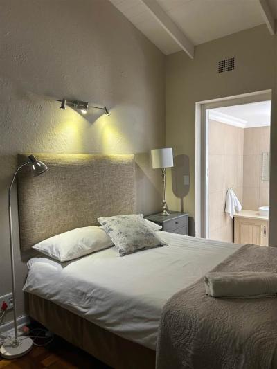 2 Bedroom Apartment in Groenkloof-15