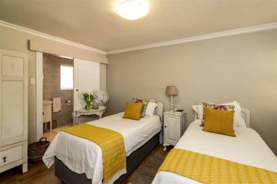 4 Bedroom House in Nahoon-10