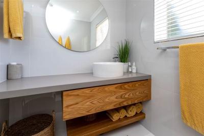 4 Bedroom House in Nahoon-12