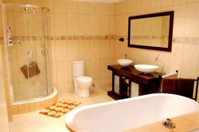 1 Bed Apartment in Johannesburg Central and CBD-1