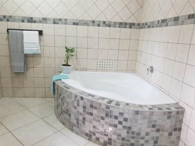 1 Bed Apartment in Johannesburg Central and CBD-5