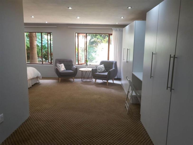1 Bed Apartment in Johannesburg Central and CBD-3