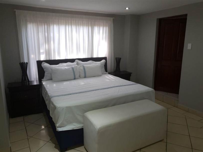 1 Bed Apartment in Johannesburg Central and CBD-6