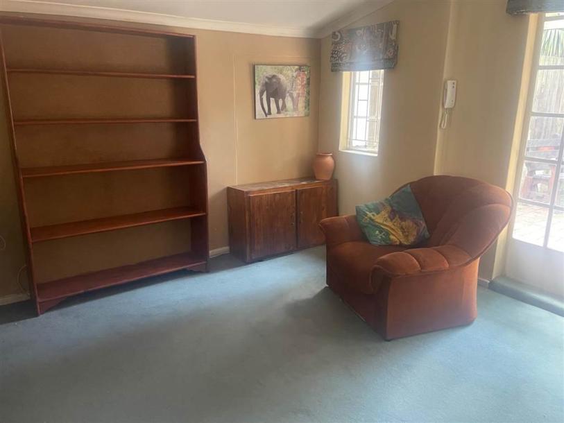1 Bed Garden Cottage in Johannesburg Central and CBD-9