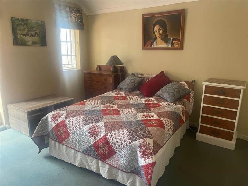 1 Bed Garden Cottage in Johannesburg Central and CBD-5