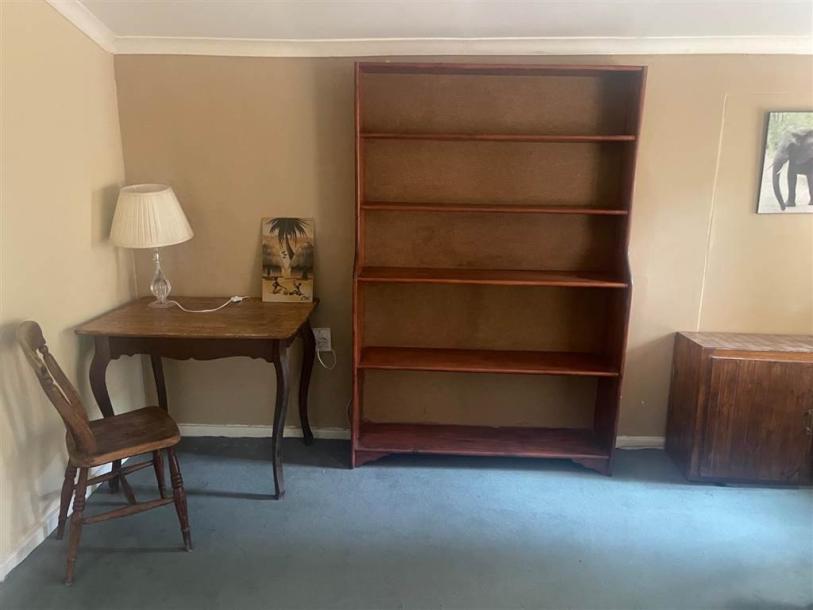 1 Bed Garden Cottage in Johannesburg Central and CBD-8