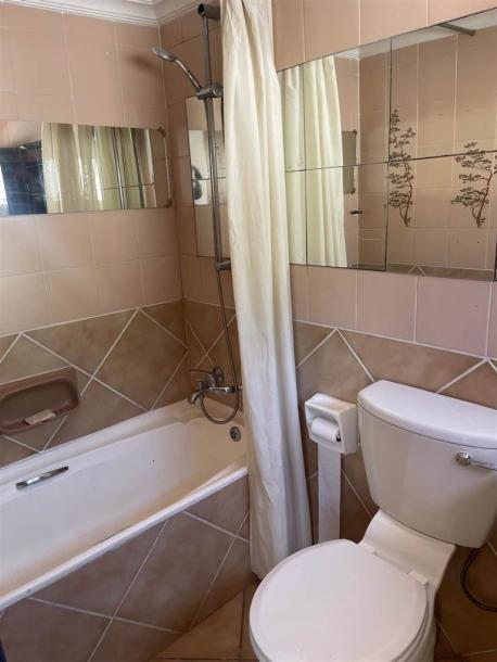 1 Bed Garden Cottage in Johannesburg Central and CBD-10