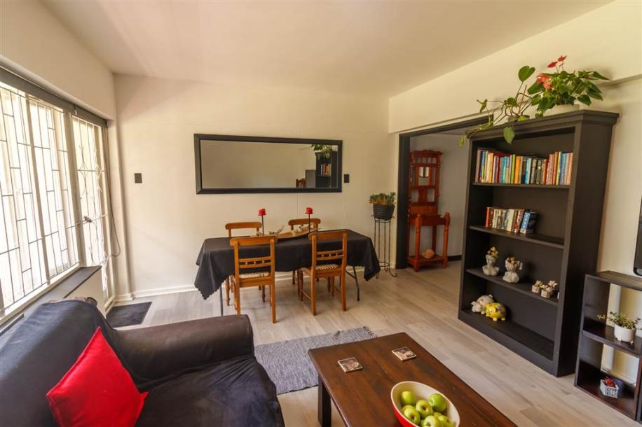 2 Bedroom Apartment in Kenilworth-0