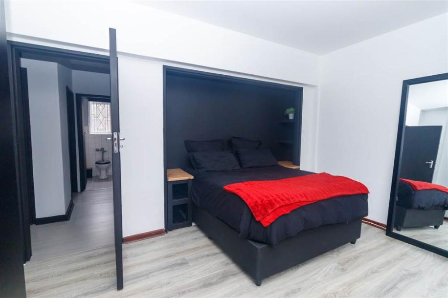 2 Bedroom Apartment in Kenilworth-15