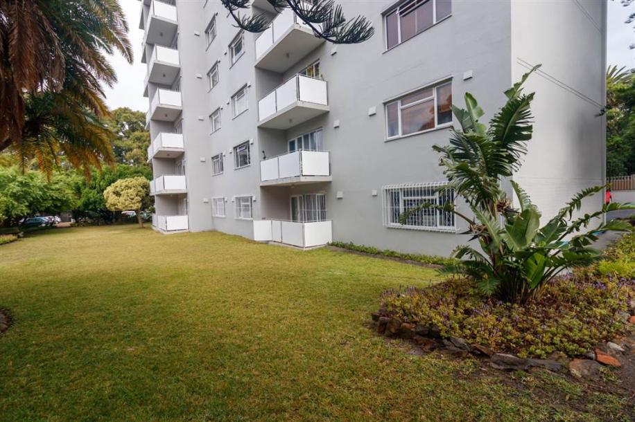2 Bedroom Apartment in Kenilworth-18