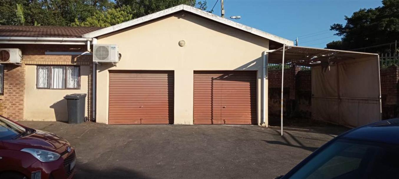 3 Bed House in Queensburgh Central-7