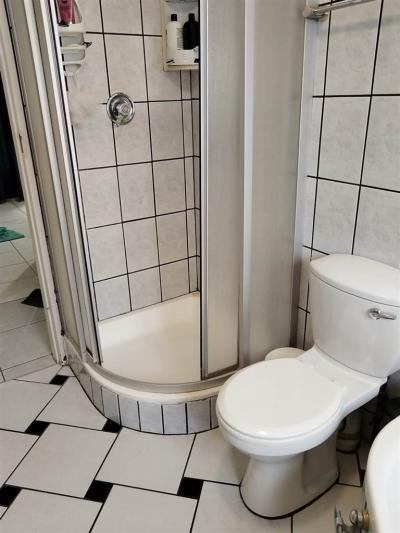 3 Bed House in Queensburgh Central-6