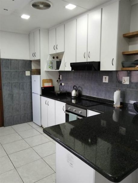 3 Bed House in Queensburgh Central-9